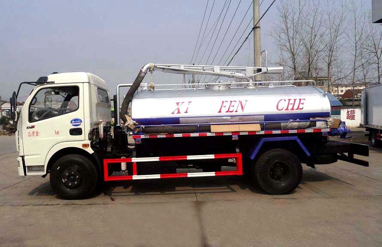 東風(fēng)大多利卡8方吸糞車(chē)圖片