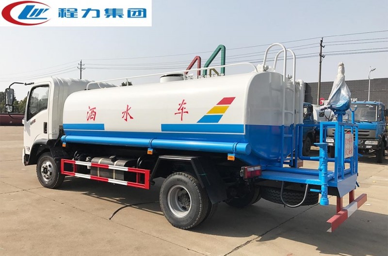 東風(fēng)D912新款8-12方灑水車(chē)