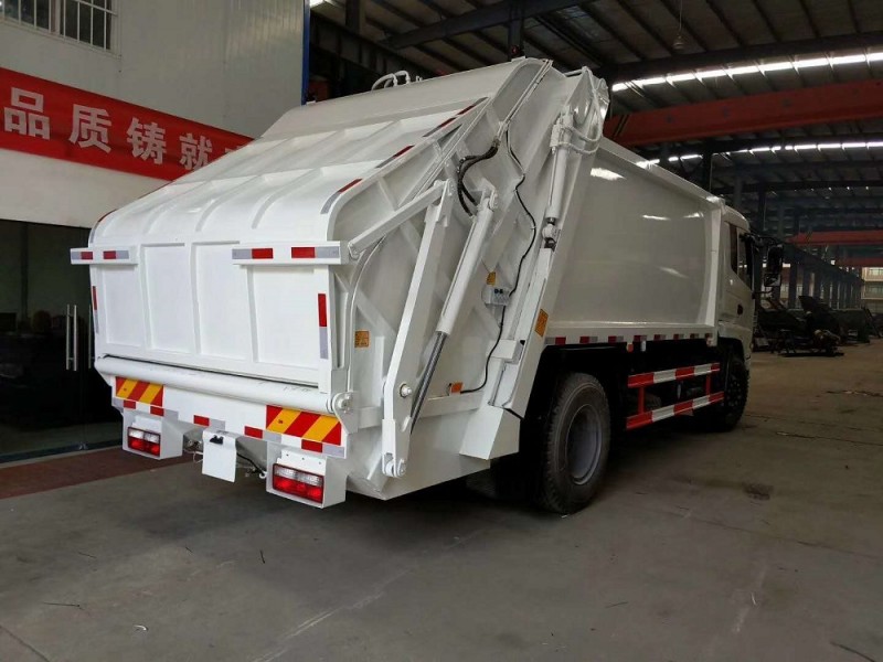 東風(fēng)專(zhuān)底10-14方壓縮垃圾車(chē)