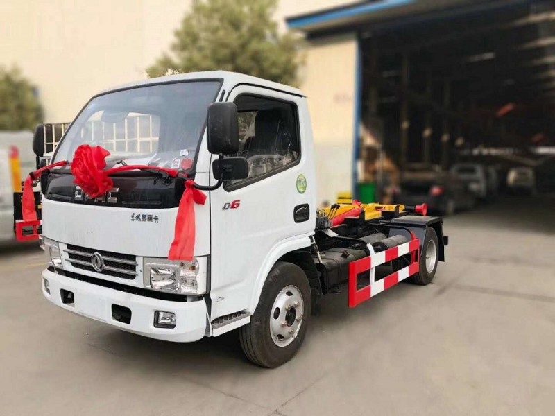 東風(fēng)多利卡5方勾臂垃圾車(chē)
