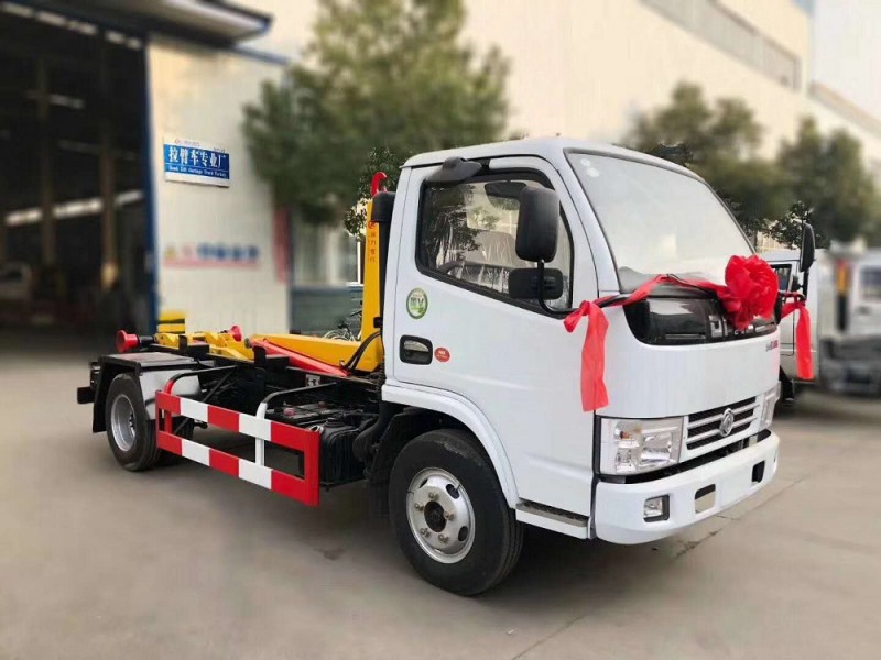 東風(fēng)多利卡5方勾臂垃圾車(chē)
