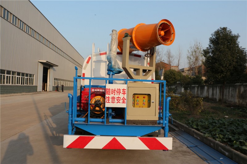 東風(fēng)多利卡（3方）綠化噴灑車(chē)圖片