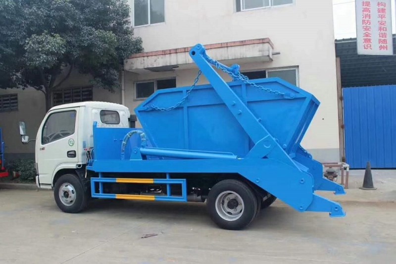 東風(fēng)小多利卡5-6方擺臂垃圾車(chē)