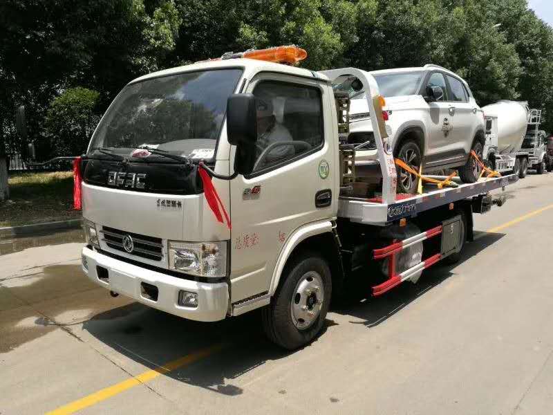 東風(fēng)多利卡藍牌一拖二清障車(chē)