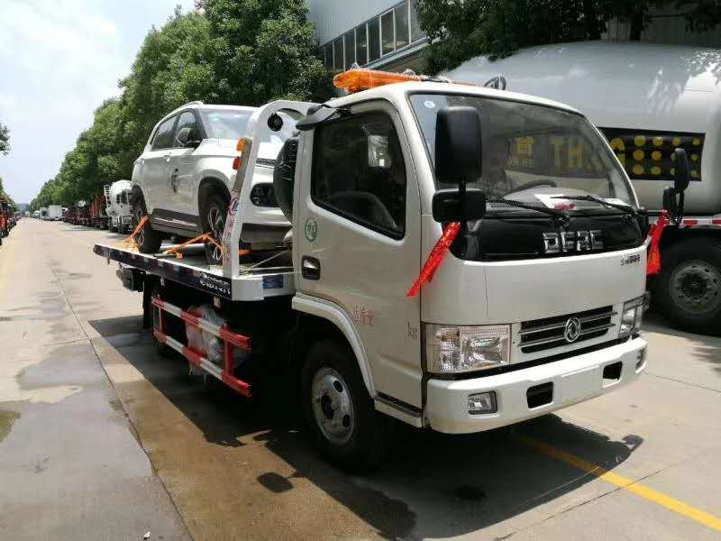 東風(fēng)多利卡藍牌一拖二清障車(chē)