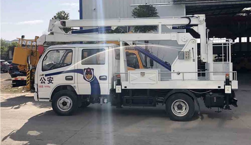 東風(fēng)多利卡雙排12米藍牌高空作業(yè)車(chē)圖片