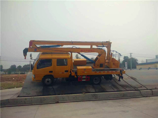 東風(fēng)多利卡雙排14米高空作業(yè)車(chē)圖片
