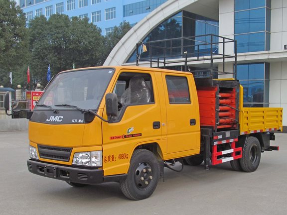 江鈴雙排座8-10米平臺升降高空作業(yè)車(chē)圖片