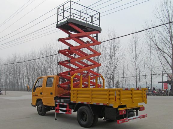 江鈴雙排座8-10米平臺升降高空作業(yè)車(chē)圖片