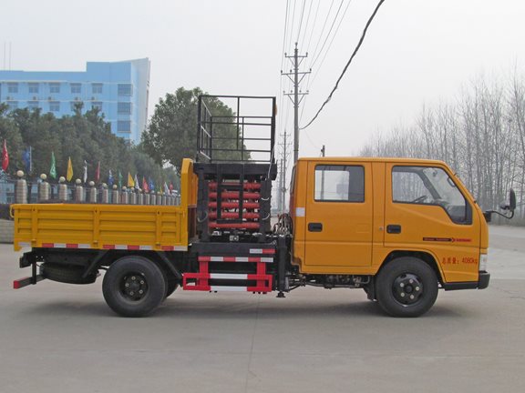 江鈴雙排座8-10米平臺升降高空作業(yè)車(chē)圖片