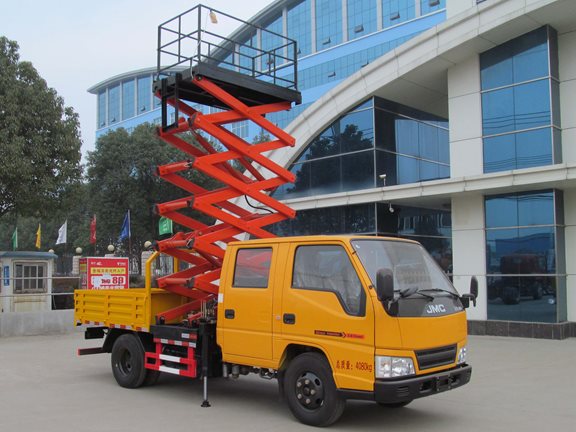 江鈴雙排座8-10米平臺升降高空作業(yè)車(chē)圖片
