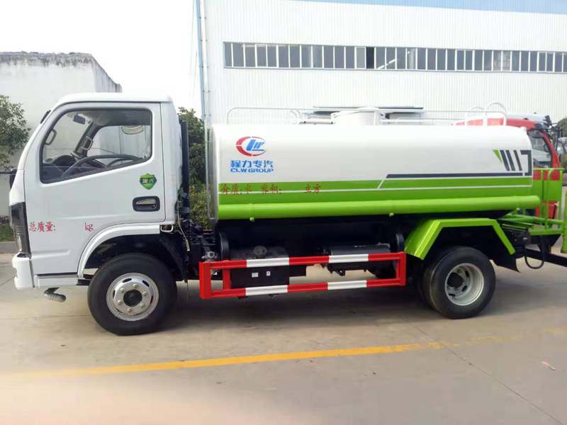 國六東風(fēng)5噸灑水車(chē)圖片