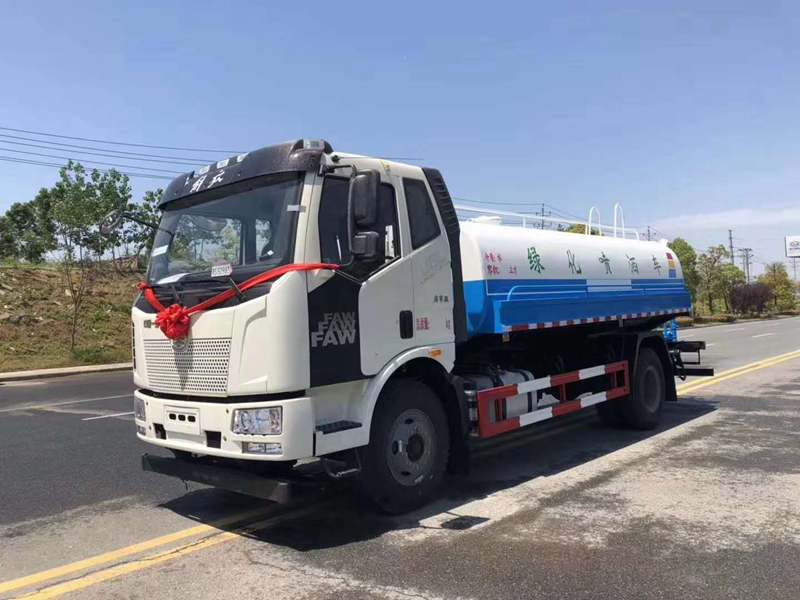 解放灑水車(chē)