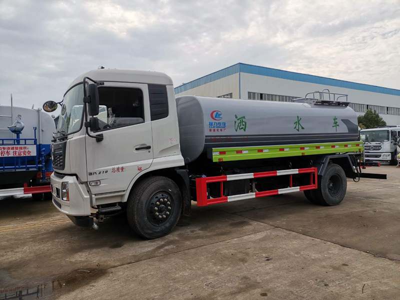 國六東風(fēng)天錦灑水車(chē)圖片