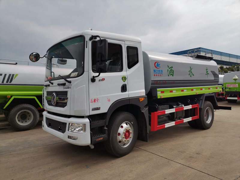 國六東風(fēng)D9灑水車(chē)