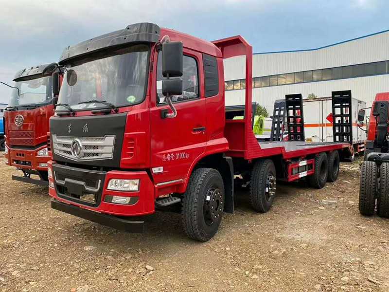 東風(fēng)D17前四后八平板運輸車(chē)