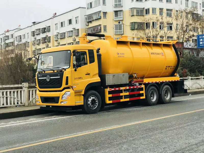 東風(fēng)天龍清洗吸污車(chē)