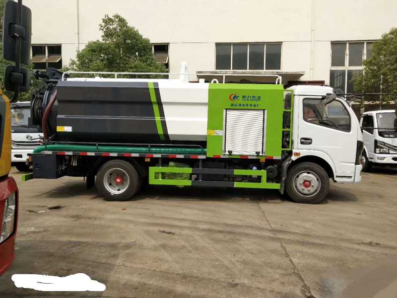 東風(fēng)多利卡清洗吸污車(chē)（10方）圖片