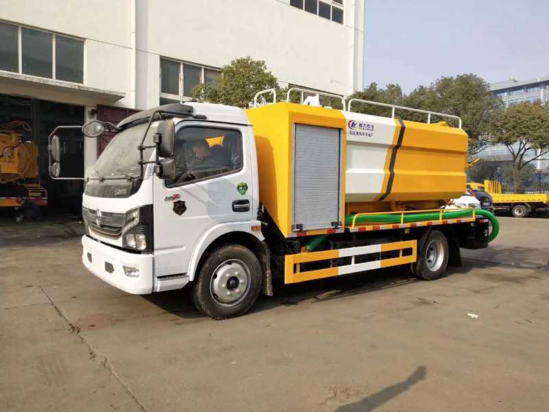東風(fēng)多利卡清洗吸污車(chē)（10方）圖片