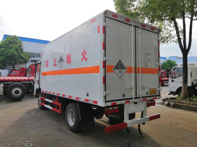 虎V雜項9類(lèi)危險物品廂式運輸車(chē)圖片