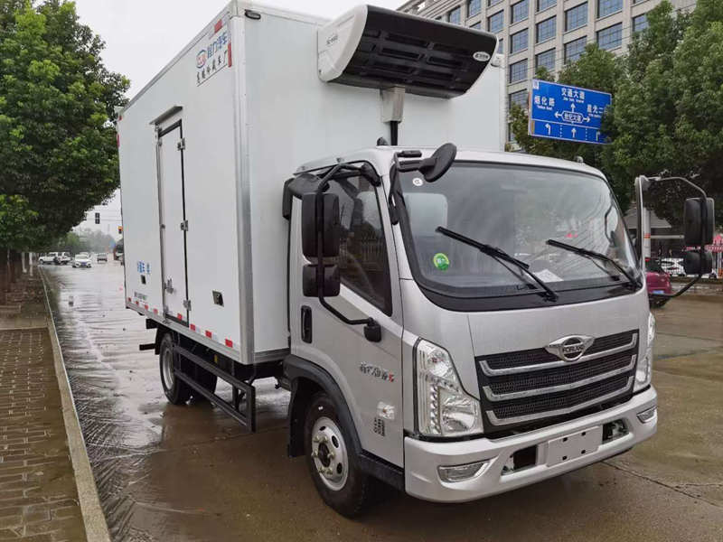 福田時(shí)代領(lǐng)航6冷藏車(chē)