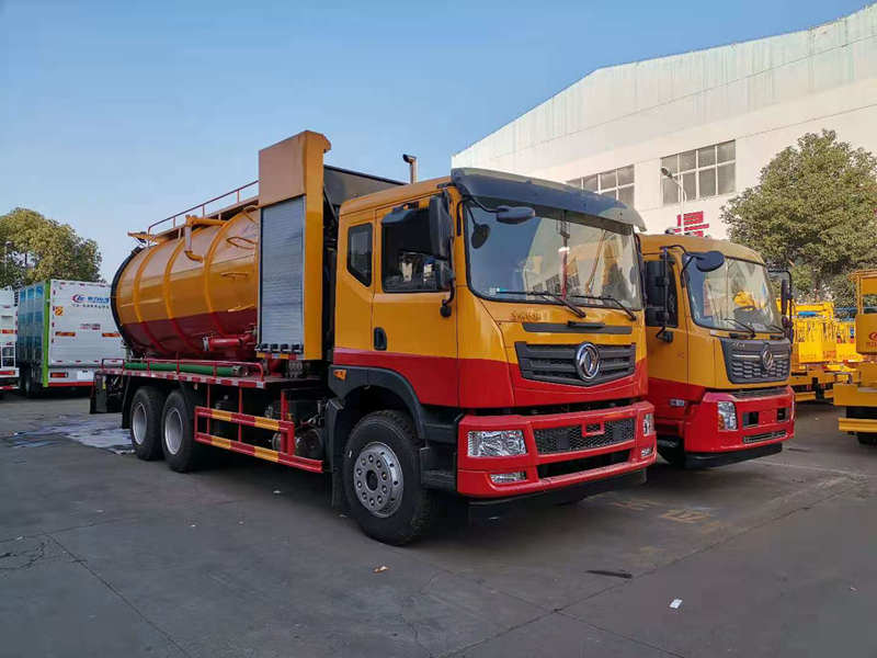 東風(fēng)T5后八輪清洗吸污車(chē)（22方）