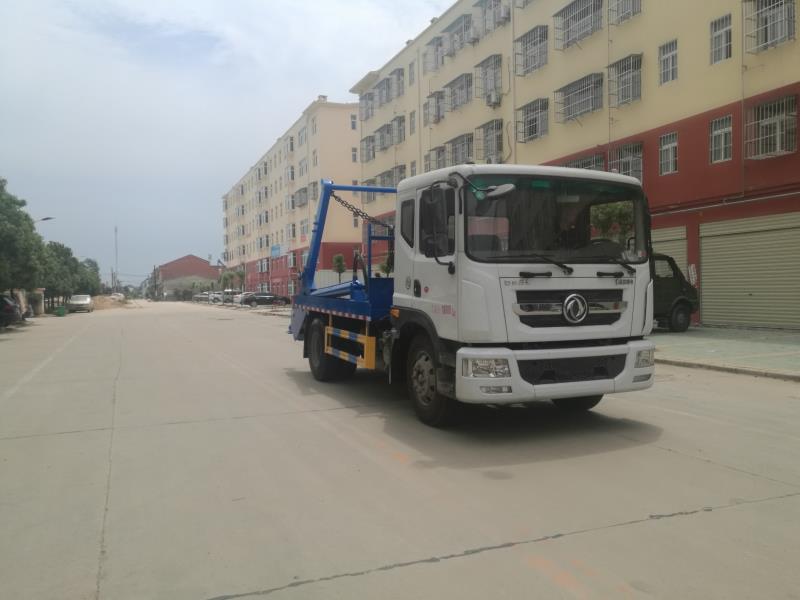 東風(fēng)D9擺臂式垃圾車(chē)