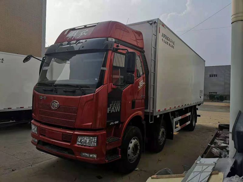 解放小三軸冷藏車(chē)（國六）
