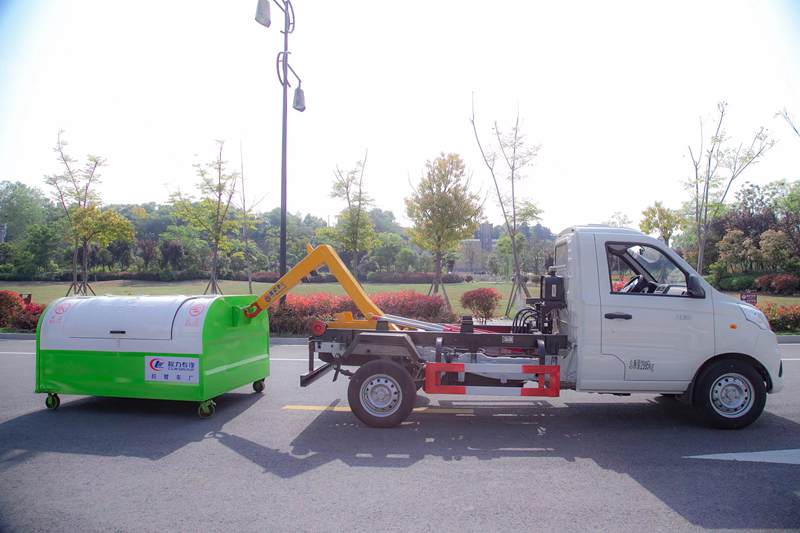 國五福田馭菱3方勾臂式垃圾車(chē)