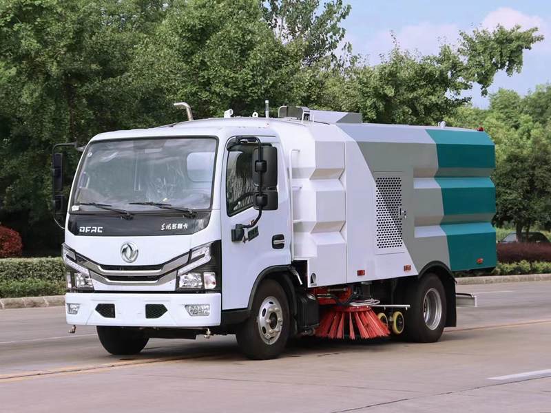 東風(fēng)小多利卡洗掃車(chē)（2.5方水2.5方塵）