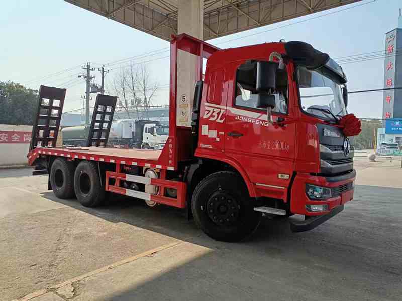 東風(fēng)D3L后八輪平板運輸車(chē)圖片